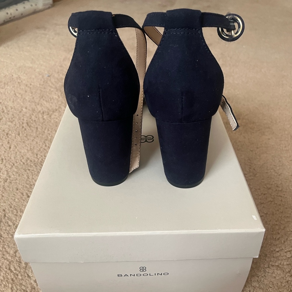 Bandolino dark navy blue block heel ankle strap sandal-gold accents NIB-sz 7.5M - Picture 3 of 6
